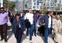 256